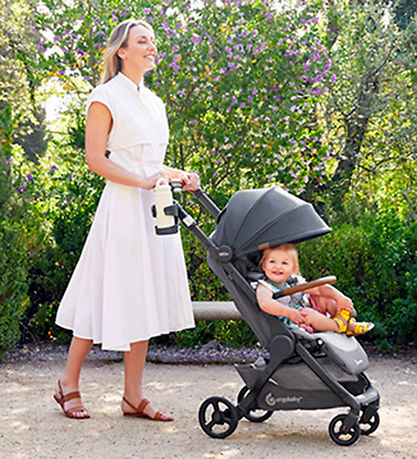 Silla de paseo Ergobaby disponible para alquiler en Älva for Kids, Malasaña Madrid