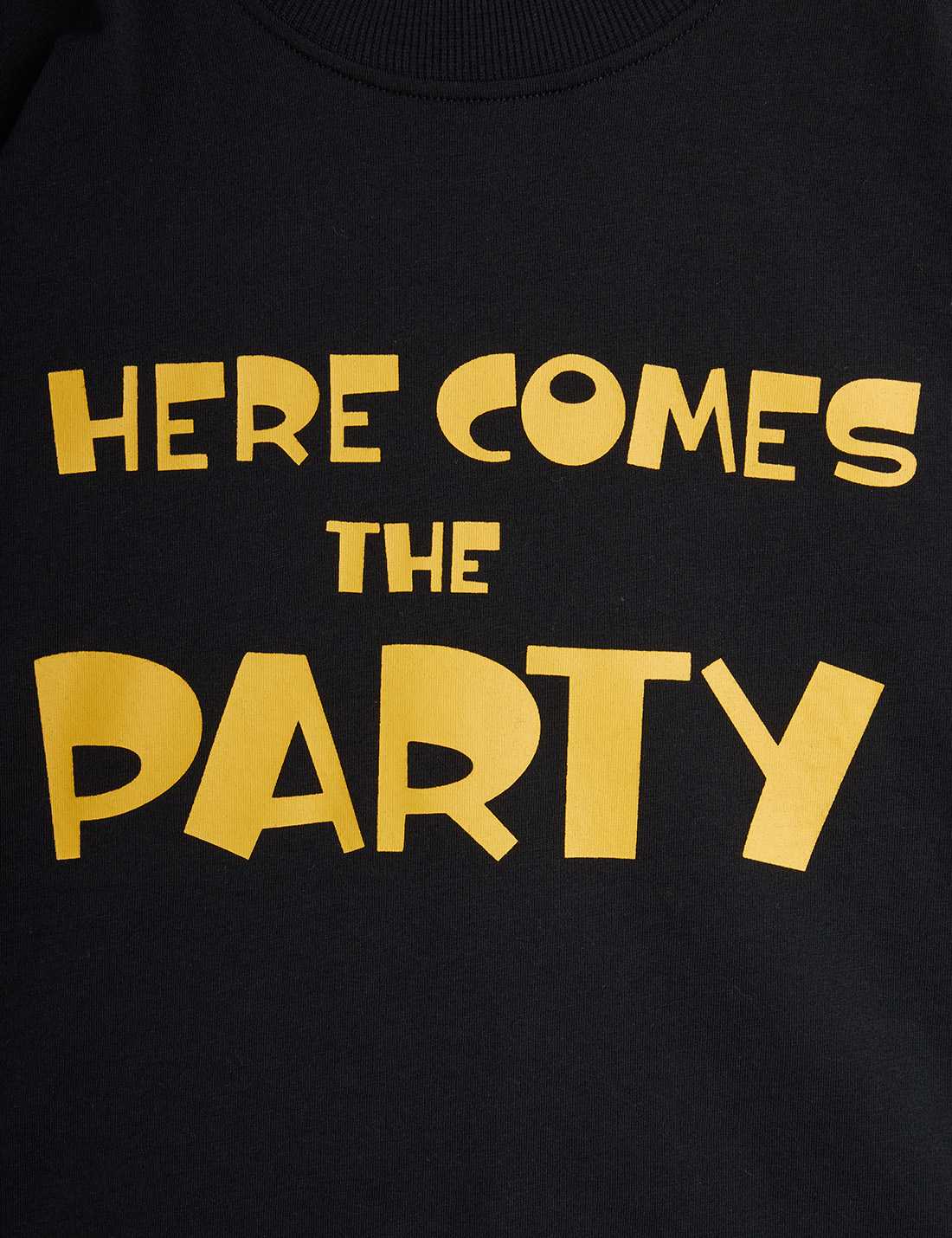 Camiseta here comes the party