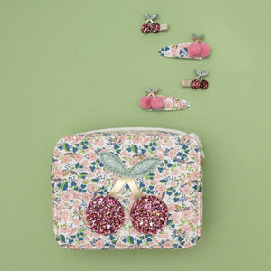 Bolso floral con cerezas