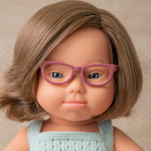 Muñeca síndrome de Down 38cm gafas