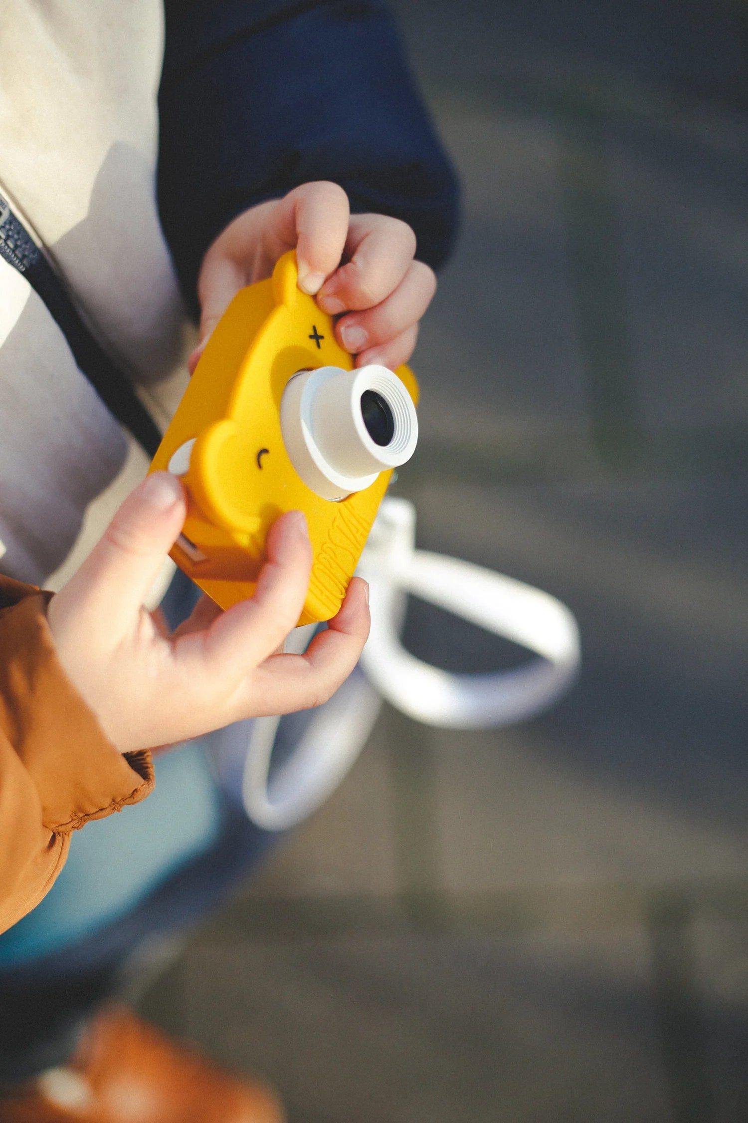 Cámara digital Rookie amarilla