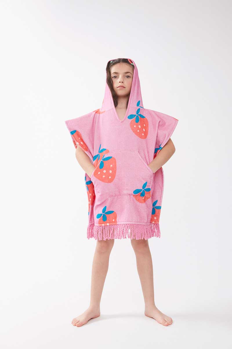 Poncho estampado fresas