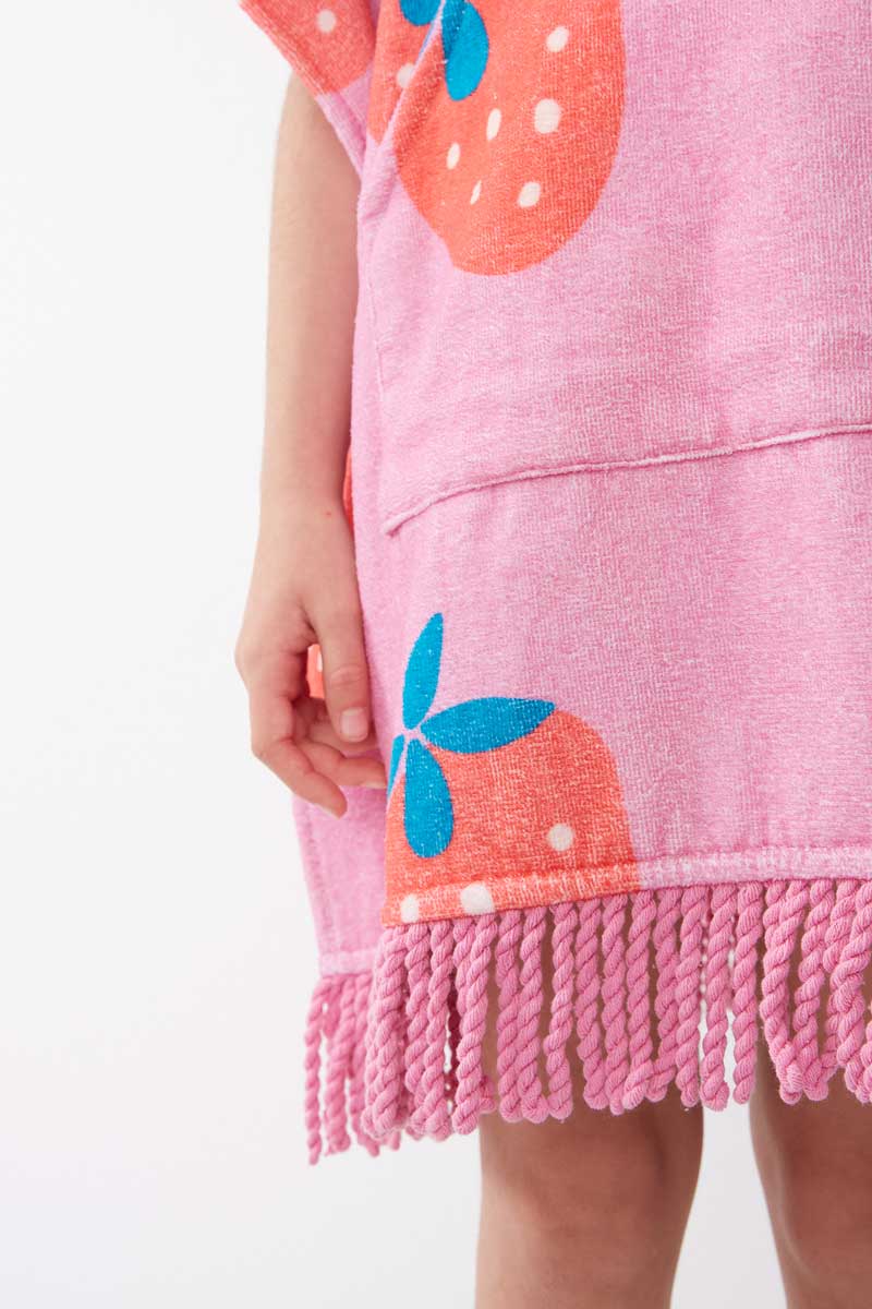 Poncho estampado fresas