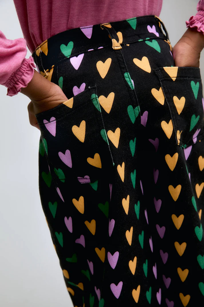 Pantalon ancho estampado mini corazones