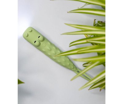 Crocodile silicone flashlight