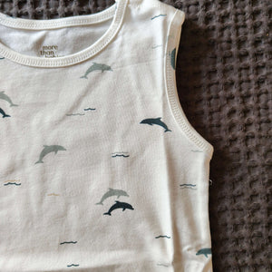Mono delfines sin mangas