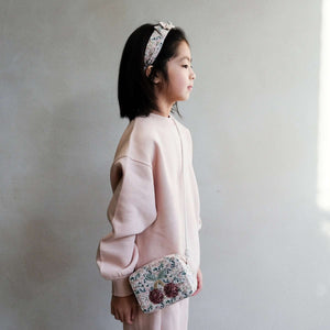 Bolso floral con cerezas