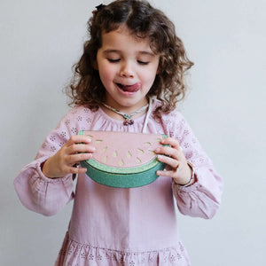 Bolso con forma de sandía rosa