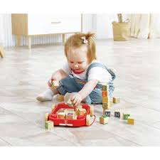 Carrito de arrastre con letras - Hape